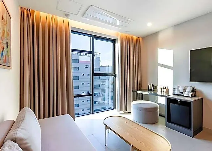 Brown Dot Deokcheon 3* Busan