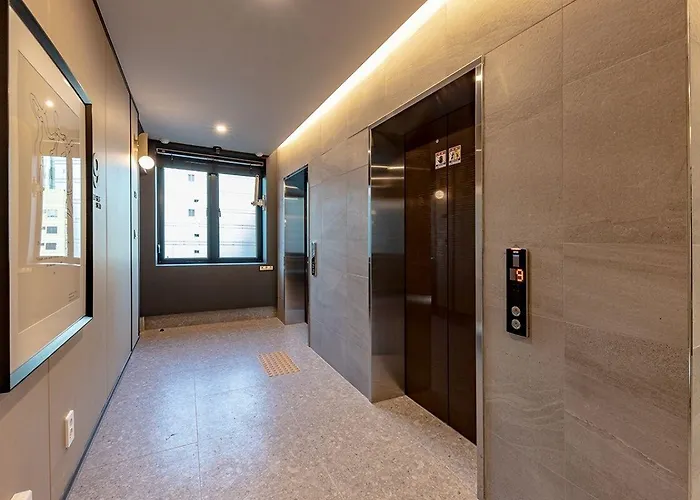 Brown Dot Deokcheon Hotel 3*