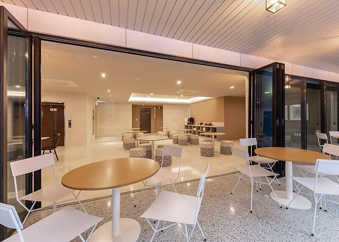 Hotel Brown Dot Deokcheon 3*