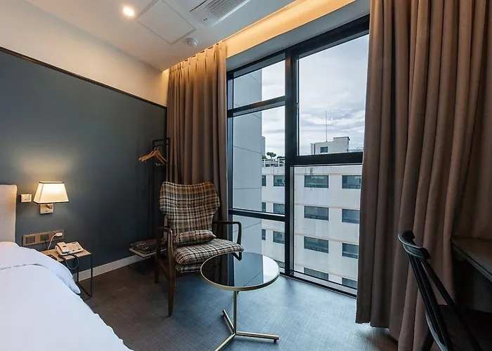 Brown Dot Deokcheon 3* Pusan