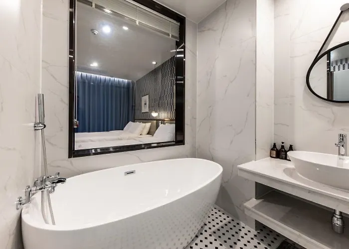 Brown Dot Deokcheon Hotel 3*