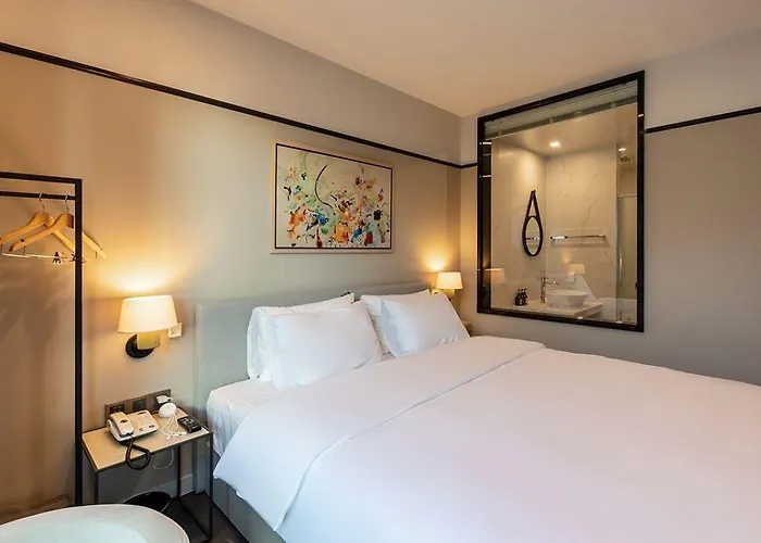 Brown Dot Deokcheon Hotel