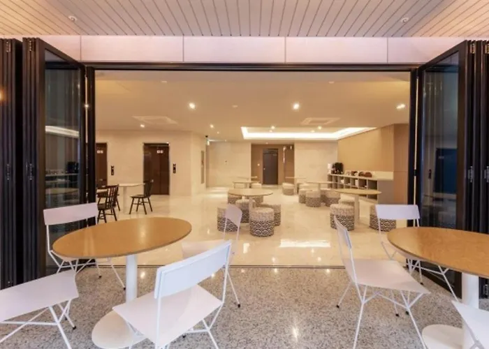 Brown Dot Deokcheon Hotel