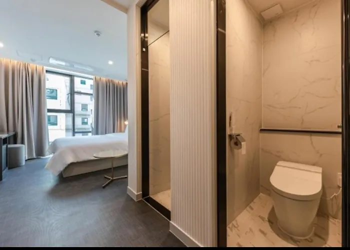 Brown Dot Deokcheon Hotel 3*