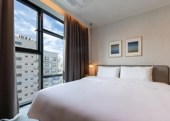 Hotel Brown Dot Deokcheon 3*