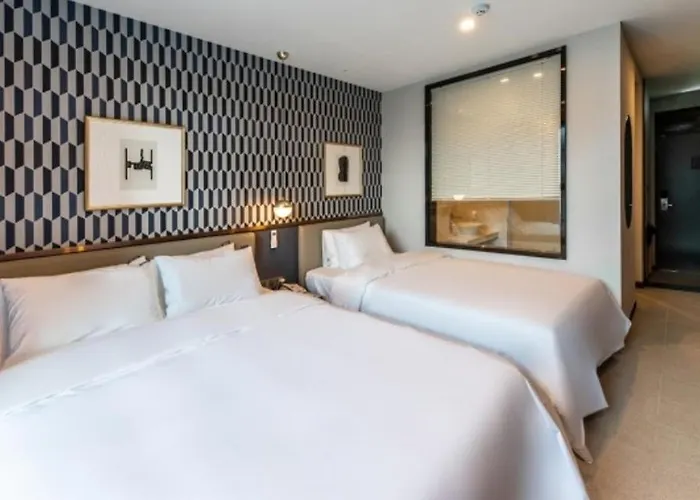 Brown Dot Deokcheon 3* Busan